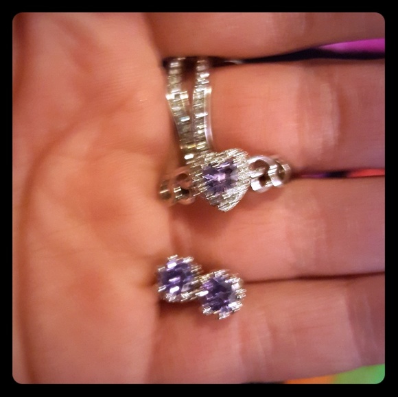 Matching Earrings and ring - Picture 1 of 2